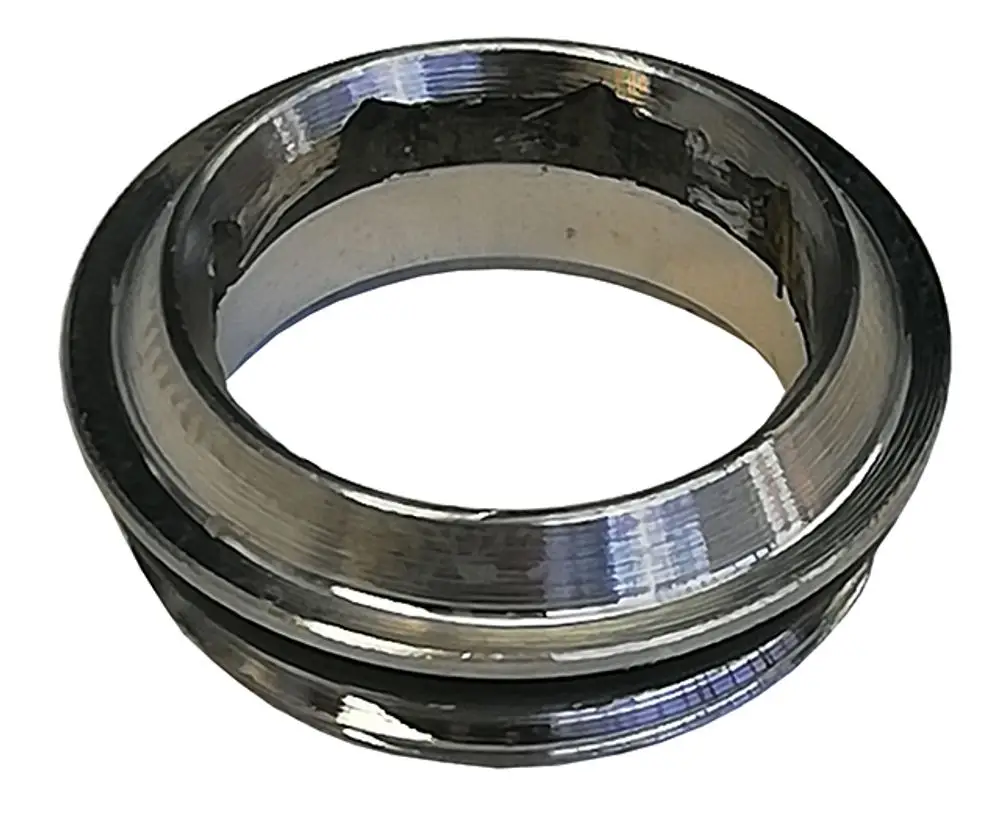 Runder Metallring mit glatter Oberfläche, Teil eines Systems von Syr. Keine spezifischen Maße oder Bezeichnungen erkennbar.